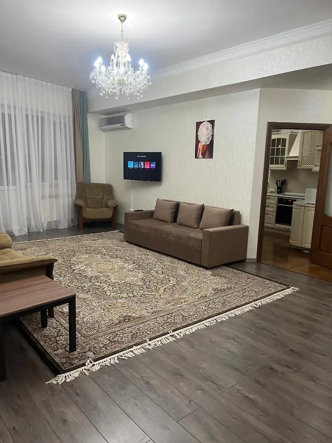 Апартаменты В Художественном Стиле В Верхней Части Города Almaty