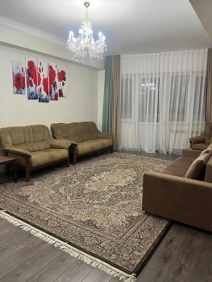 Апартаменты В Художественном Стиле В Верхней Части Города Almaty Apartment